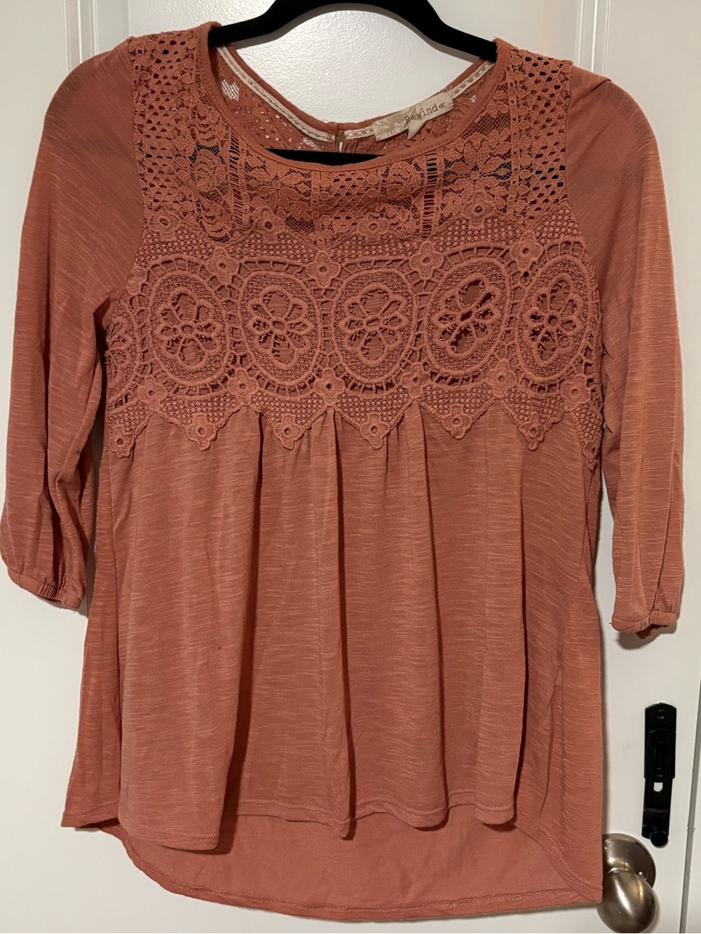 Rewind Dusty Rose Crochet Yoke 3/4 Sleeve Top Size M